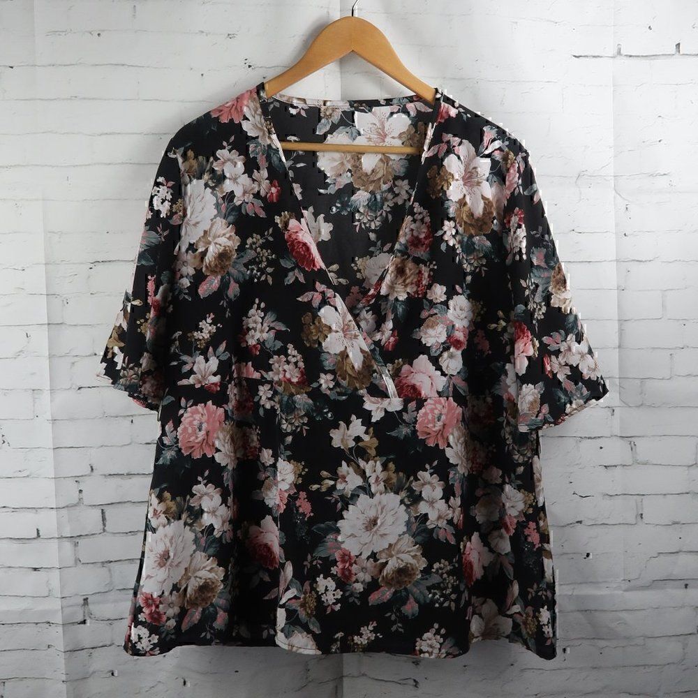 BLACK FLORAL V NECK SHORT BELL SLEEVE SMOCK TOP SIZE XL